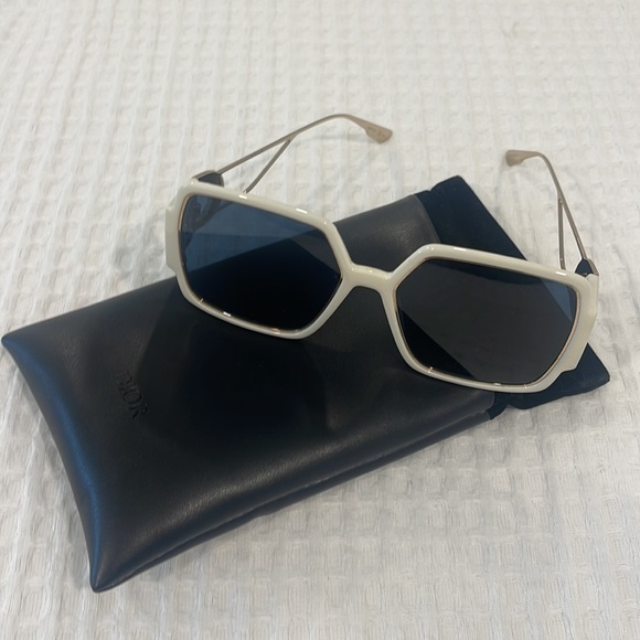 Dior Sunglasses - Picture 6 of 6